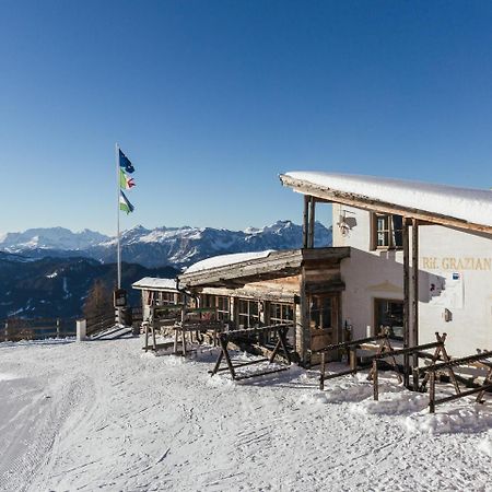 Hotel Rifugio Graziani Hütte San Vigilio Di Marebbe Exterior foto