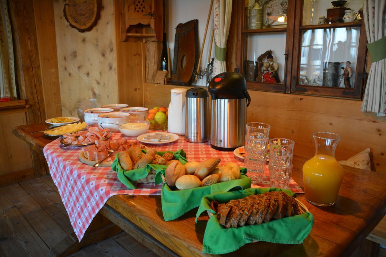 Hotel Rifugio Graziani Hütte San Vigilio Di Marebbe Exterior foto