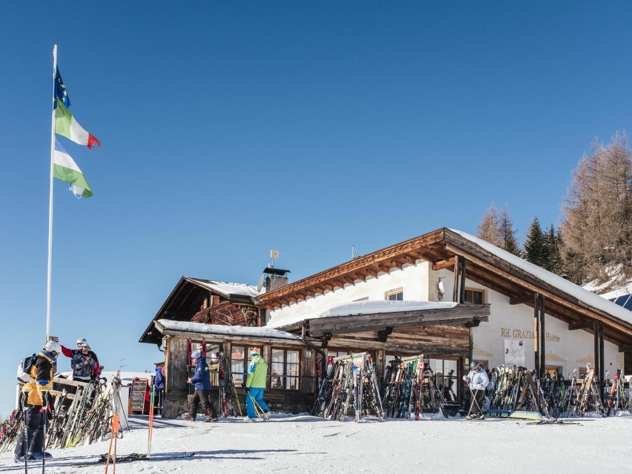 Hotel Rifugio Graziani Hütte San Vigilio Di Marebbe Exterior foto